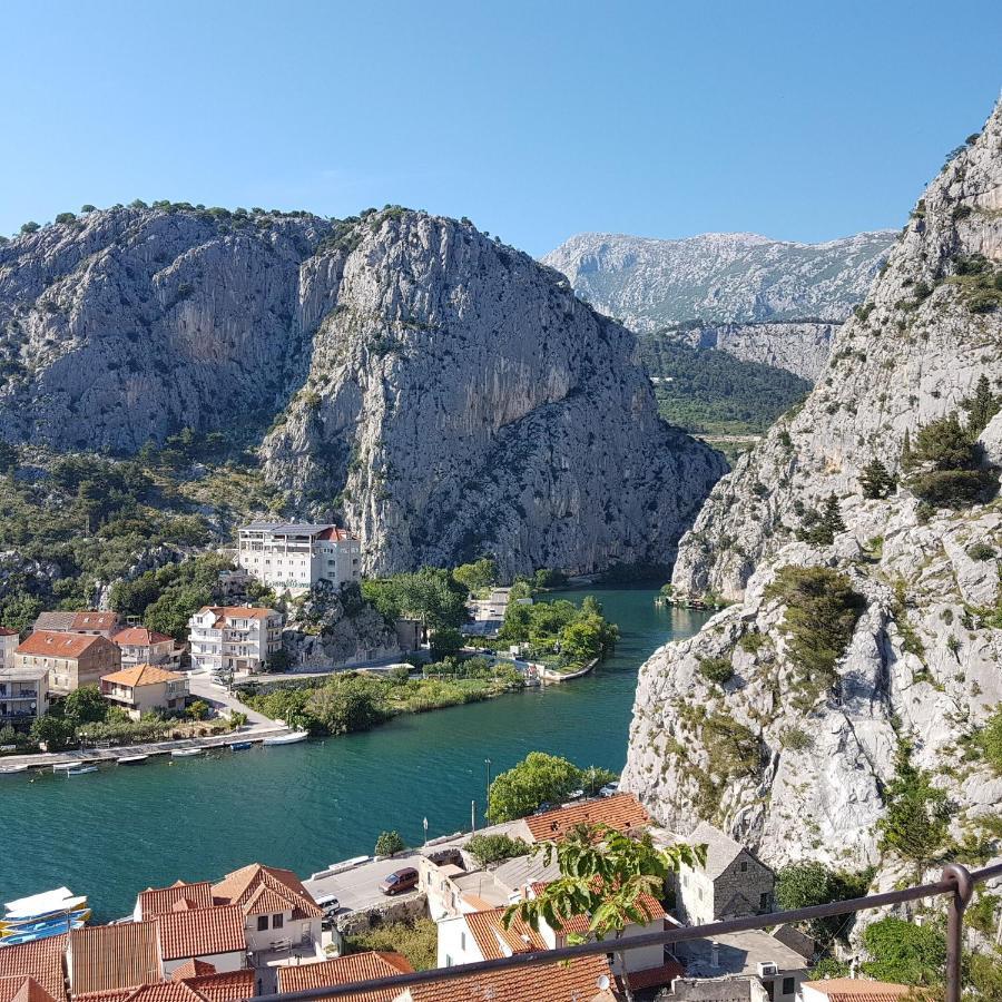 Apartment Sreta Omiš Exterior foto