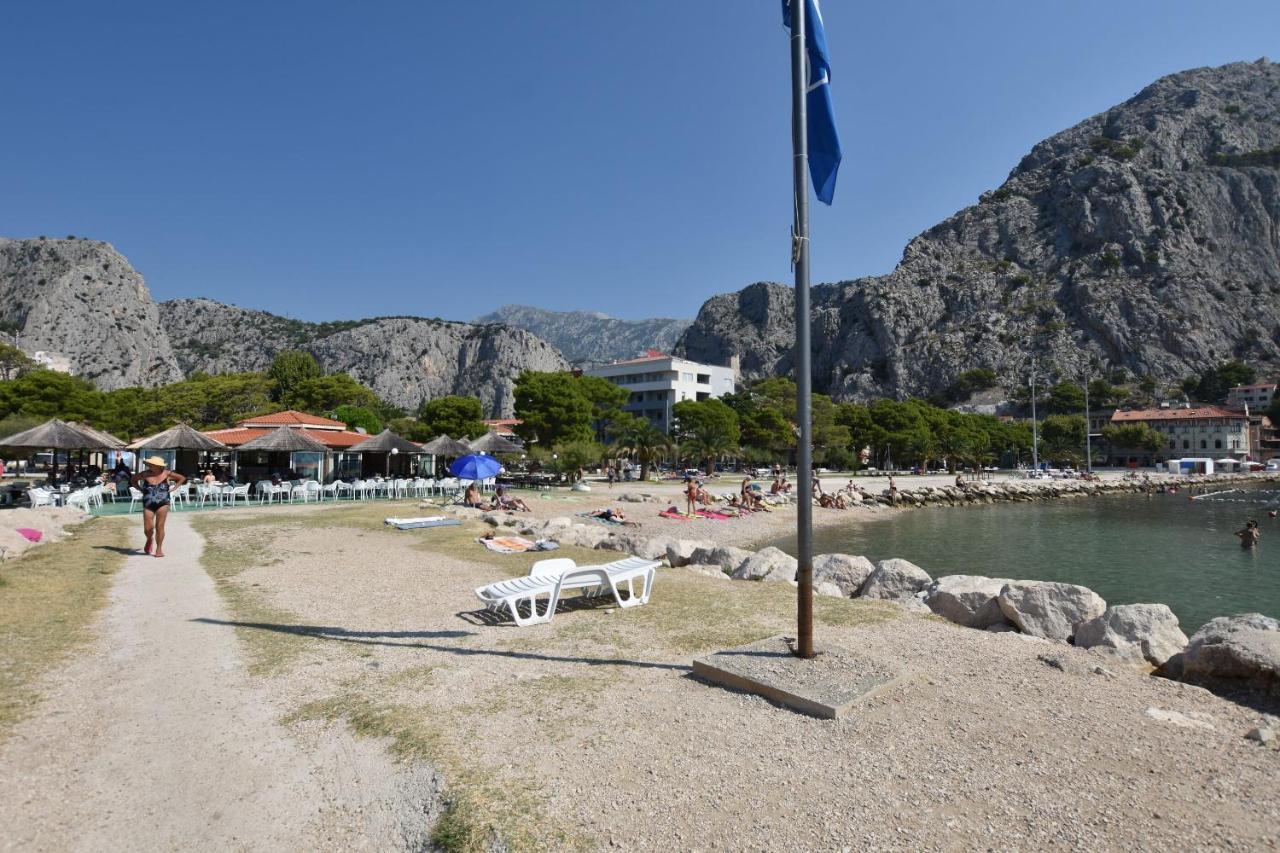 Apartment Sreta Omiš Exterior foto