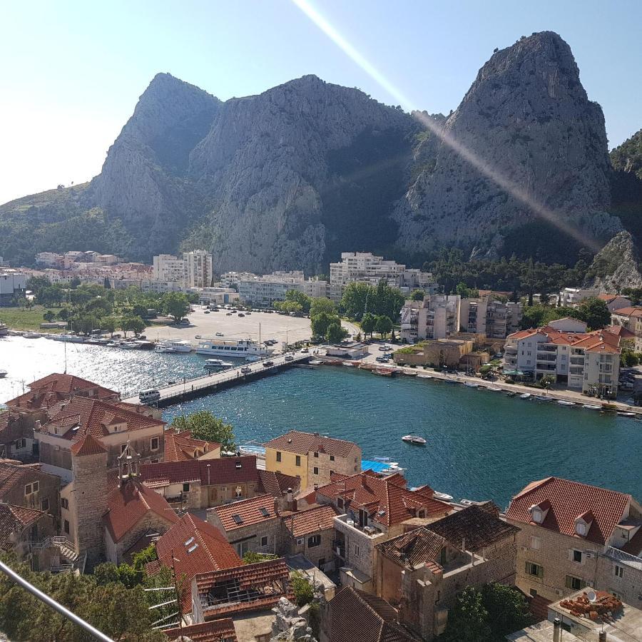 Apartment Sreta Omiš Exterior foto