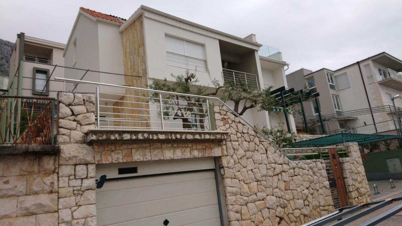 Apartment Sreta Omiš Exterior foto