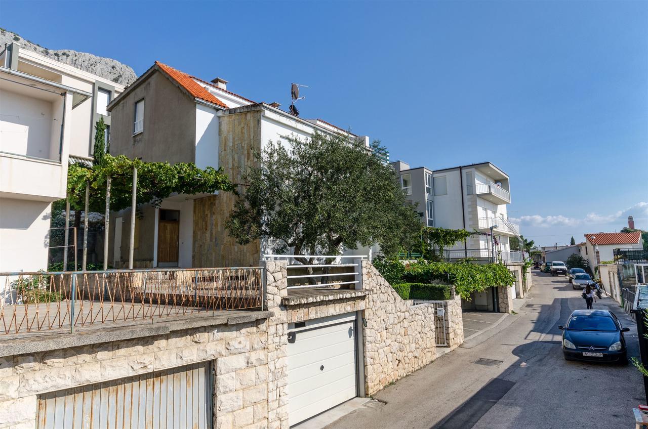 Apartment Sreta Omiš Exterior foto